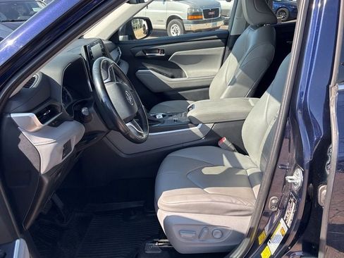 Used 2022 Toyota Highlander XLE image 13