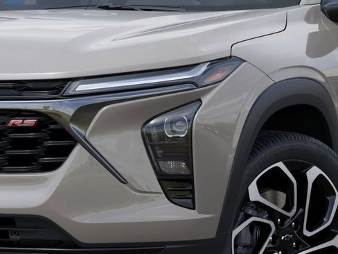 New 2026 Chevrolet Trax RS w/ Sunroof Package FWD image 10