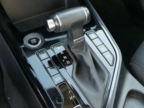 Used 2023 Kia Niro EX image 22