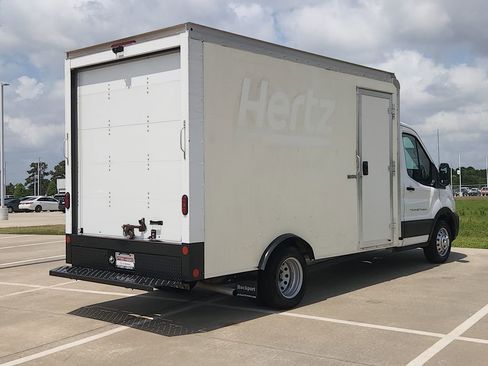 Used 2022 Ford Transit 350 DRW RWD image 5