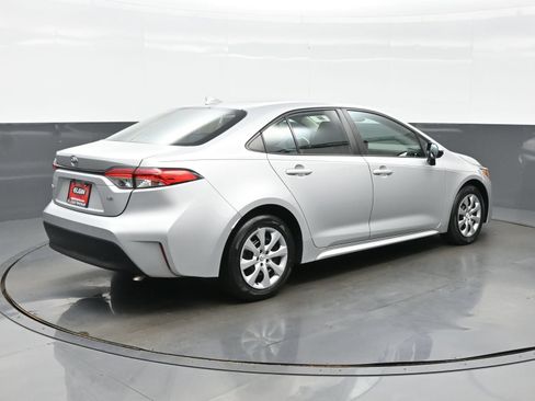 Used 2024 Toyota Corolla LE FWD image 6
