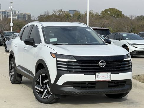 New 2026 Nissan Kicks SV image 2