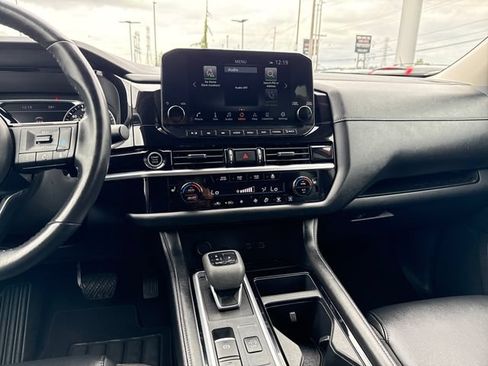 Used 2023 Nissan Pathfinder SL AWD/4WD image 22