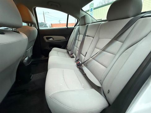 Used 2014 Chevrolet Cruze LT image 22