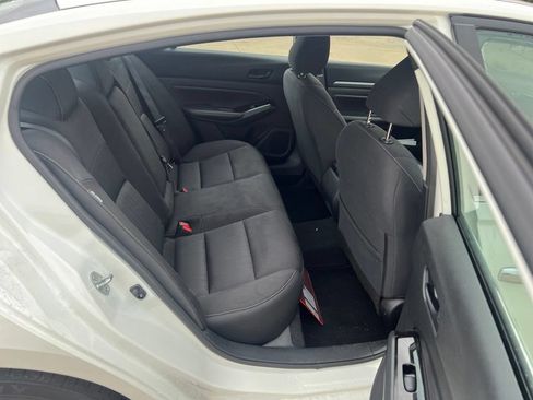 Used 2023 Nissan Altima 2.5 SV FWD image 18