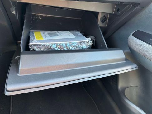 Used 2025 Nissan Kicks SV image 31