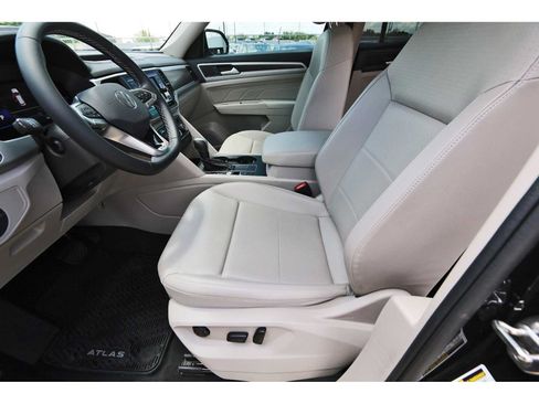 Used 2022 Volkswagen Atlas SE FWD image 11