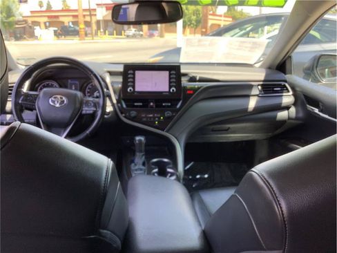 Used 2022 Toyota Camry SE w/ Convenience Package FWD image 9