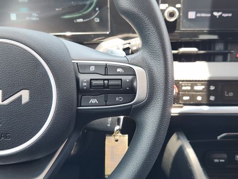 Used 2023 Kia Sportage LX AWD/4WD image 28
