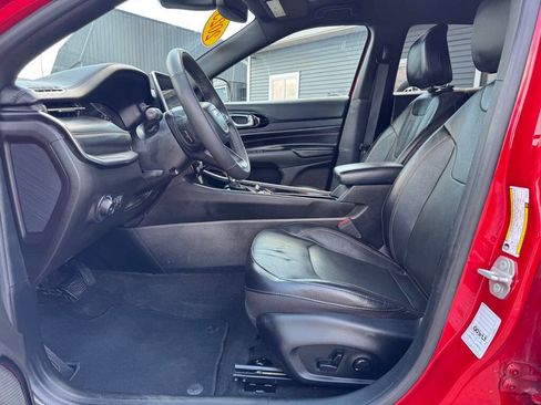 Used 2023 Jeep Compass Limited image 13