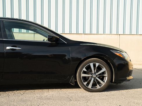 Used 2016 Nissan Altima 2.5 SR image 10