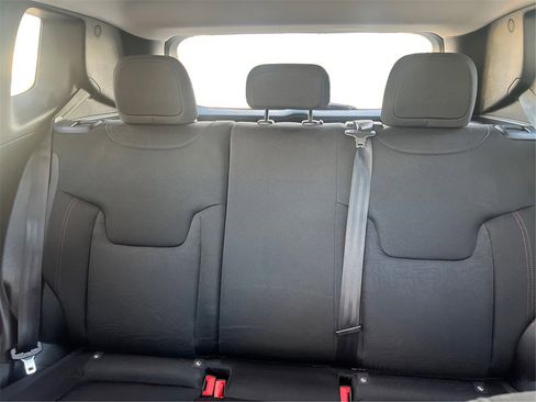 Used 2020 Jeep Renegade Trailhawk image 16