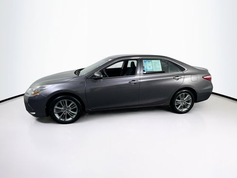 Used 2017 Toyota Camry SE image 8