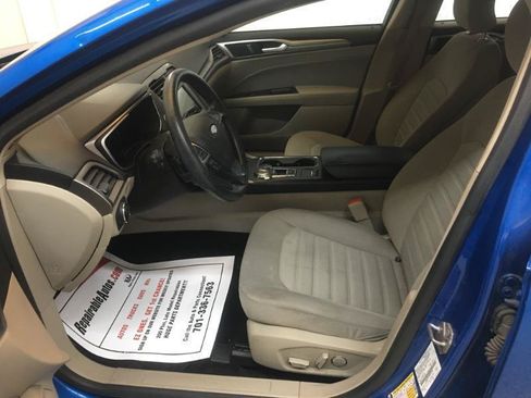 Used 2019 Ford Fusion SE FWD image 9