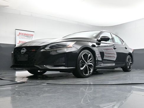 Used 2023 Nissan Altima 2.5 SR image 38