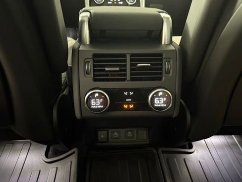 New 2026 Land Rover Discovery Limited Edition image 32