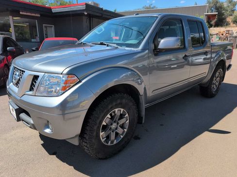 Used 2018 Nissan Frontier PRO-4X AWD/4WD image 3