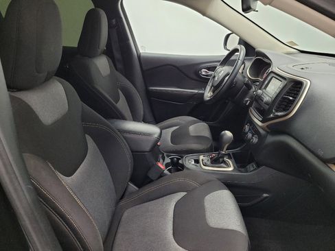 Used 2016 Jeep Cherokee Sport image 21