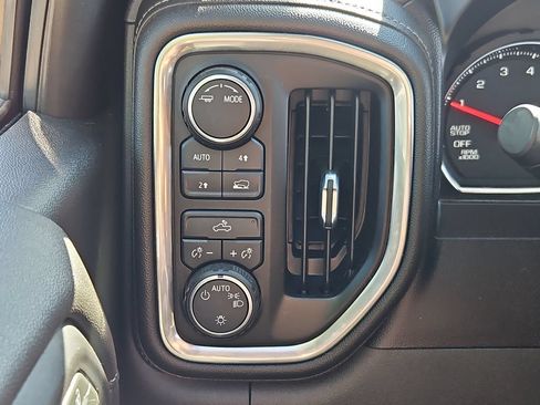 Used 2020 Chevrolet Silverado 1500 LT w/ Texas Edition AWD/4WD image 18