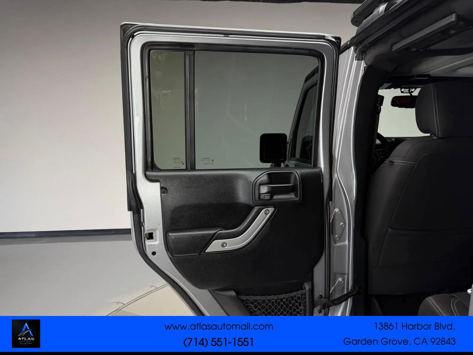 Used 2018 Jeep Wrangler Unlimited Sahara AWD/4WD image 13