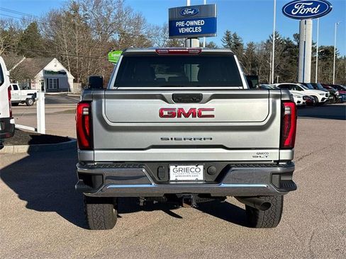 Used 2024 GMC Sierra 2500 SLT image 3