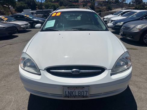 Used 2000 Ford Taurus SE image 2