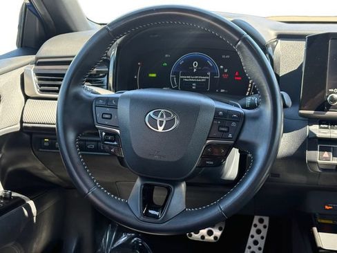 Certified 2025 Toyota Camry SE FWD image 15