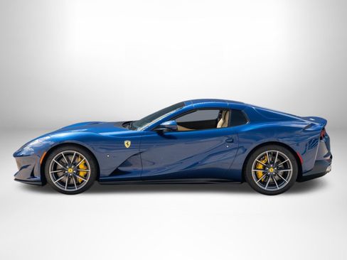 Used 2021 Ferrari 812 GTS RWD image 18