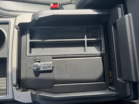 Used 2022 Ford F250 Lariat w/ Lariat Ultimate Package image 40