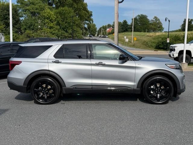 Used 2023 Ford Explorer ST-Line w/ Class IV Trailer Tow Package RWD image 15