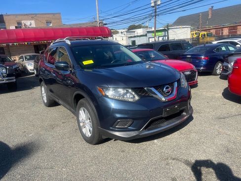 Used 2016 Nissan Rogue SV w/ SV Moonroof Package image 20