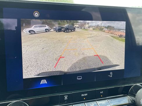 Used 2023 Chevrolet Colorado W/T image 13