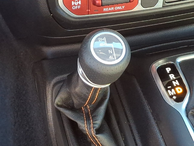 Used 2023 Jeep Gladiator Mojave w/ Cold Weather Group AWD/4WD image 19