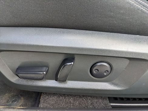 Used 2023 Nissan Rogue SV image 21