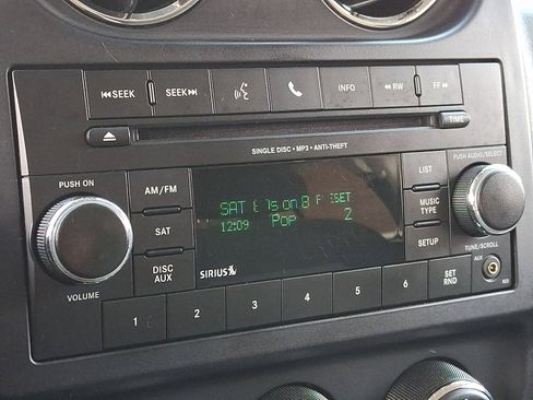 Used 2014 Jeep Patriot Latitude image 19