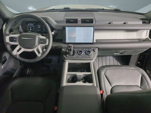 Used 2025 Land Rover Defender 90 S image 13