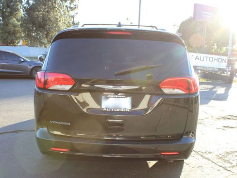 Used 2020 Chrysler Voyager Lxi image 35