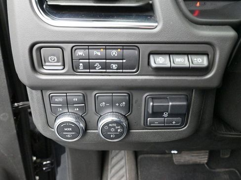 Used 2023 GMC Yukon AT4 w/ AT4 Premium Plus Package image 23