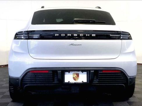 New 2025 Porsche Macan Electric image 95