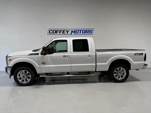 Used 2015 Ford F250 Lariat w/ Lariat Interior Package AWD/4WD image 3