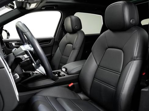 Certified 2021 Porsche Cayenne AWD/4WD image 5