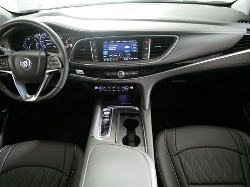 Used 2024 Buick Enclave Avenir w/ Avenir Technology Package AWD/4WD image 10