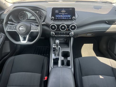 Certified 2024 Nissan Sentra SV FWD image 3