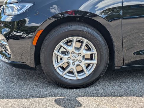 New 2026 Chrysler Pacifica Select image 33