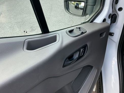 Used 2023 Ford Transit 250 Medium Roof AWD image 11