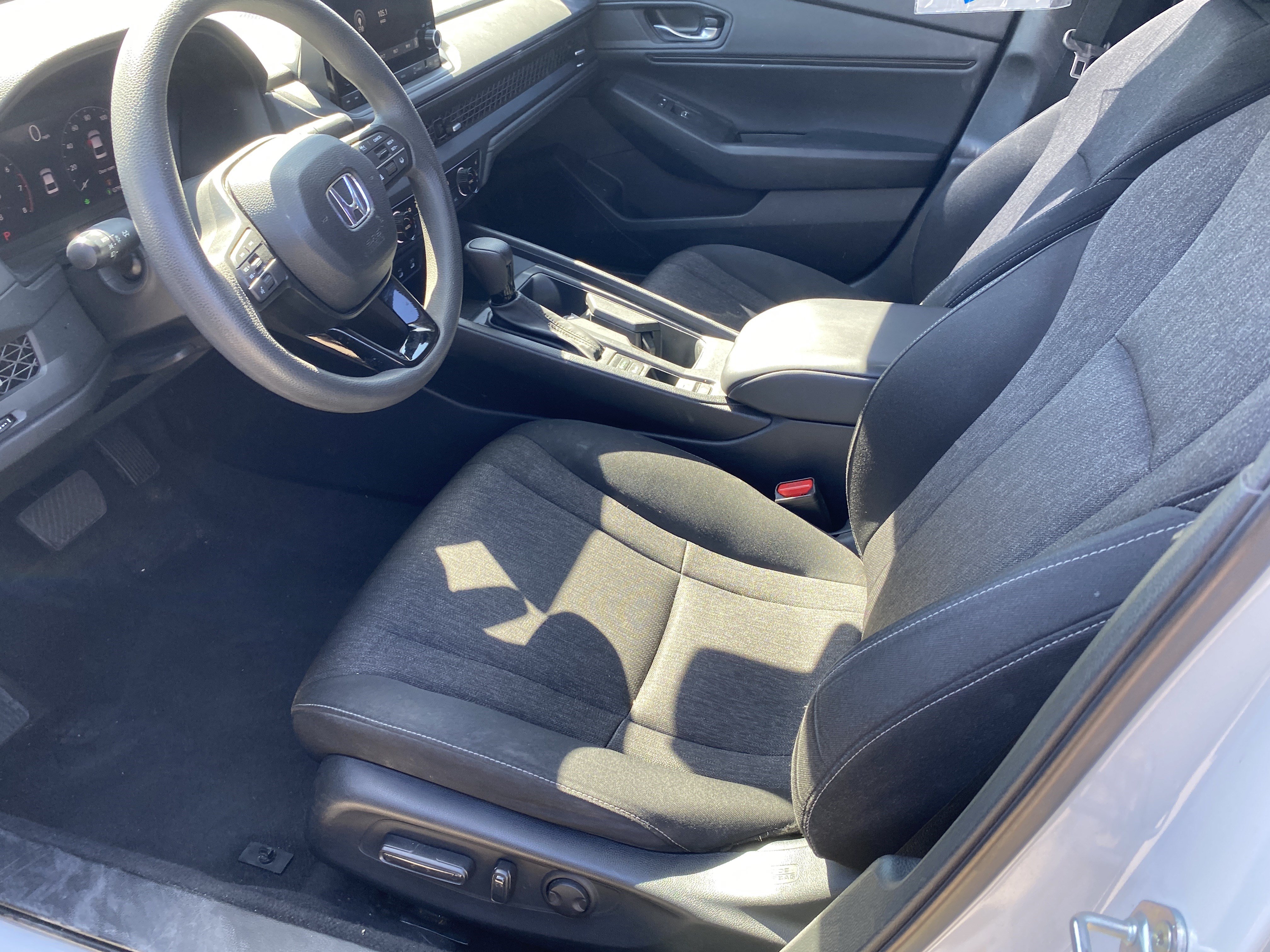 Used 2023 Honda Accord EX image 13