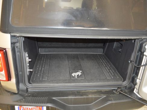 Used 2021 Ford Bronco Black Diamond image 13