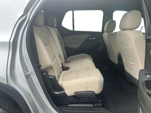 Used 2022 Chevrolet Traverse LS FWD image 23