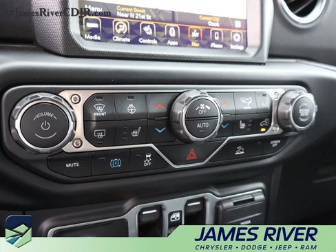 Used 2023 Jeep Wrangler Unlimited Rubicon 4xe w/ Cold Weather Group AWD/4WD image 36