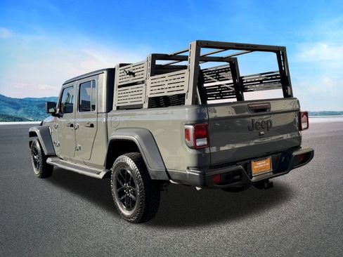 Certified 2022 Jeep Gladiator Sport image 7